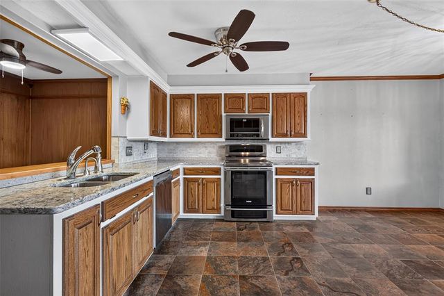 5808 Hefner Village Court, Oklahoma City, OK 73162