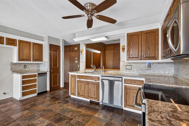 5808 Hefner Village Court, Oklahoma City, OK 73162