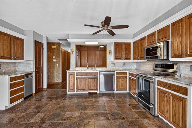 5808 Hefner Village Court, Oklahoma City, OK 73162