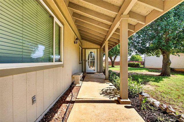 5808 Hefner Village Court, Oklahoma City, OK 73162