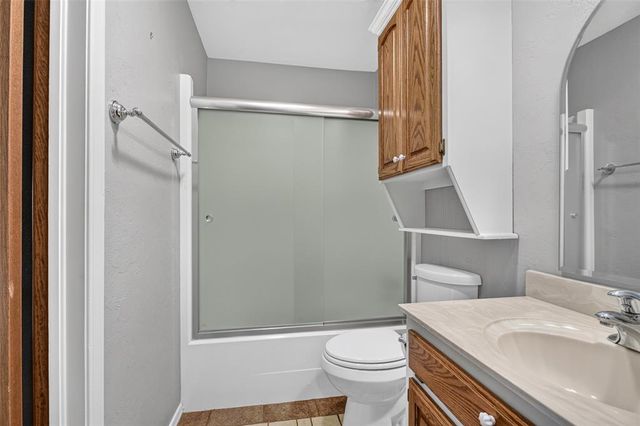 5808 Hefner Village Court, Oklahoma City, OK 73162