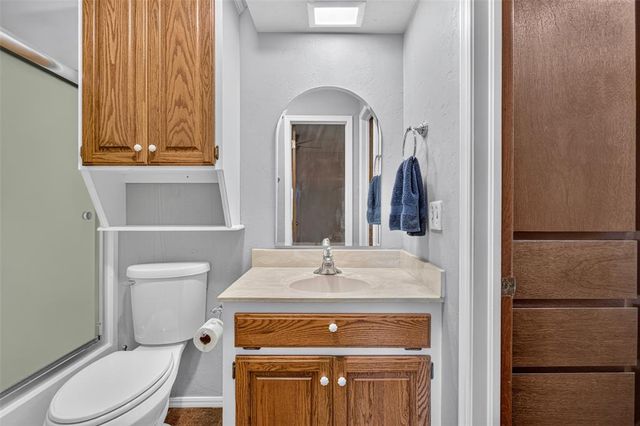 5808 Hefner Village Court, Oklahoma City, OK 73162