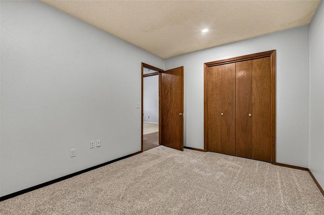 5808 Hefner Village Court, Oklahoma City, OK 73162