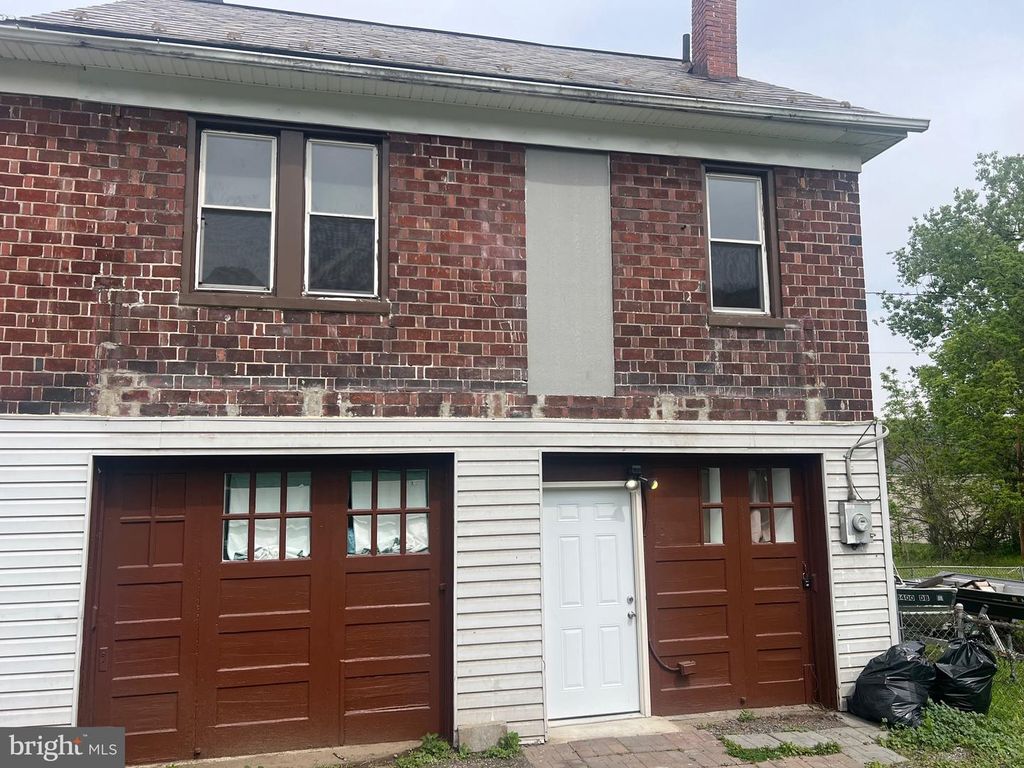 Image 2 of property listing at 116 W OLDTOWN RD, Cumberland, MD 21502