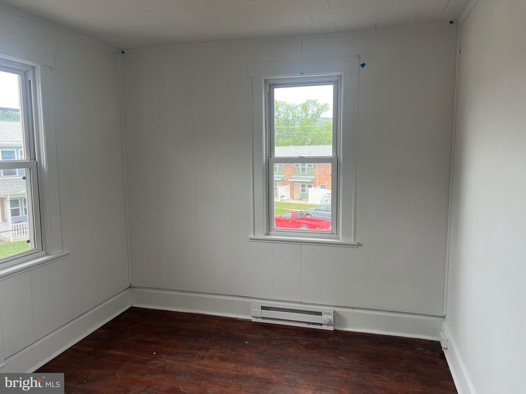 Image 7 of property listing at 116 W OLDTOWN RD, Cumberland, MD 21502