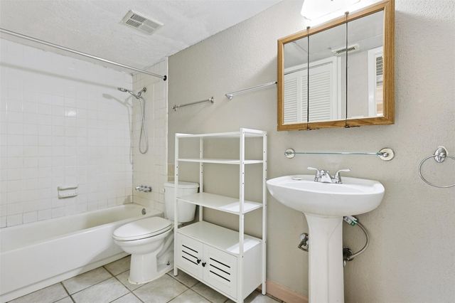 3900 Woodchase Drive 67, Houston, TX 77042