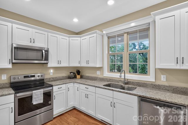 14 Wood Path Lane, Arden, NC 28704