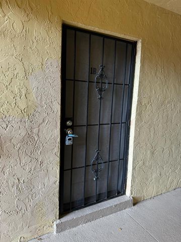 2850 NW 55th Ave 1B, Lauderhill, FL 33313