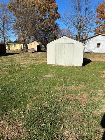405 W SMITH ST, Sturgeon, MO 65284