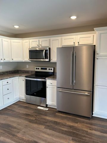 405 W SMITH ST, Sturgeon, MO 65284