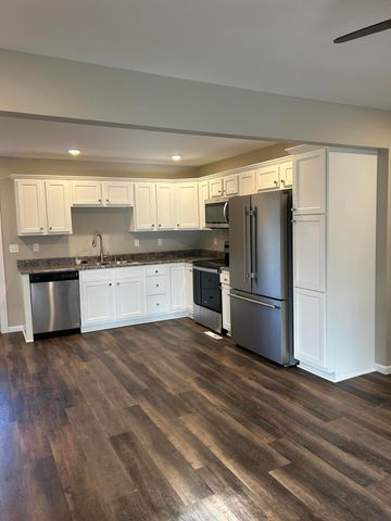 405 W SMITH ST, Sturgeon, MO 65284