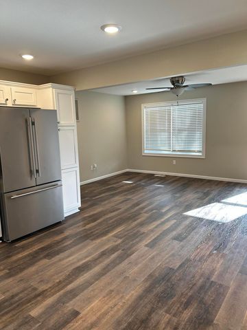 405 W SMITH ST, Sturgeon, MO 65284