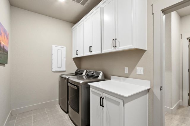 933 Hadley Dr, Lincoln, CA 95648
