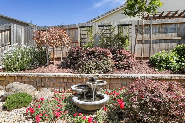 933 Hadley Dr, Lincoln, CA 95648