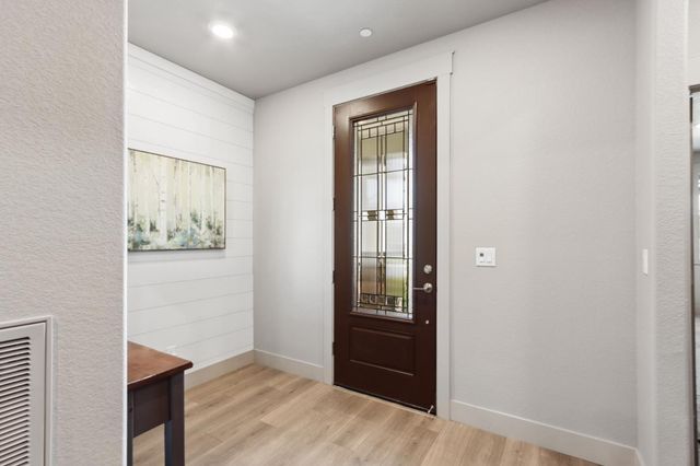 933 Hadley Dr, Lincoln, CA 95648