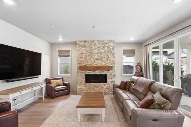 933 Hadley Dr, Lincoln, CA 95648