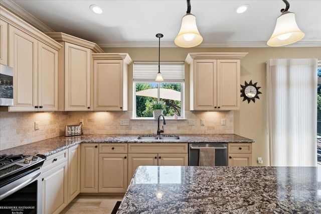 62735 Franklin Park Drive, Washington, MI 48094
