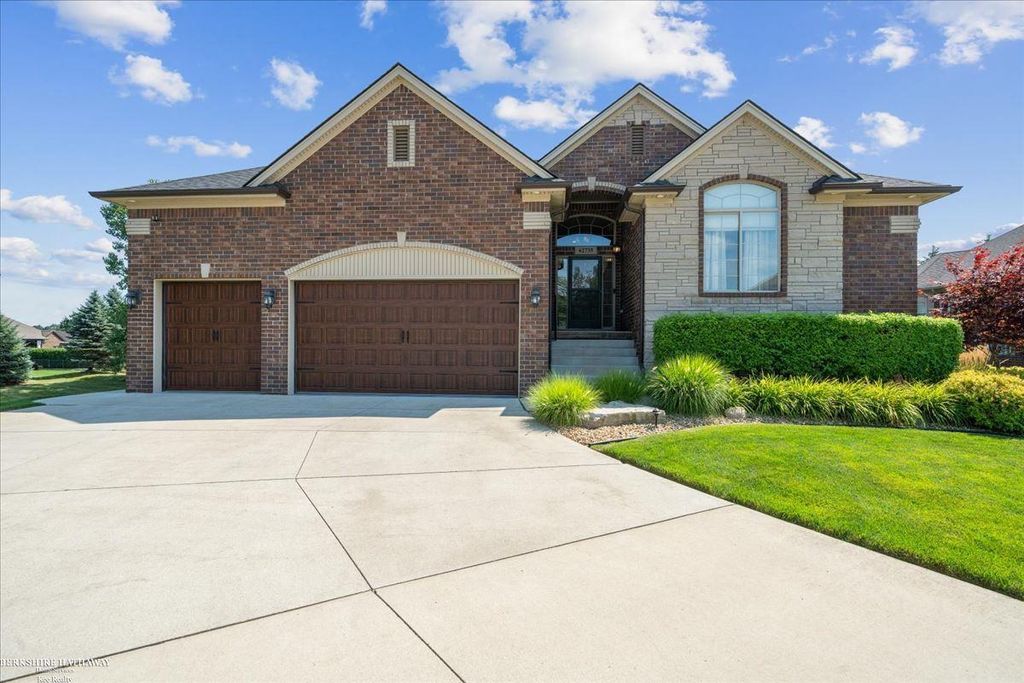 62735 Franklin Park Drive, Washington, MI 48094