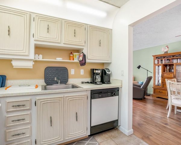 2851 Somerset Drive 205, Lauderdale Lakes, FL 33311