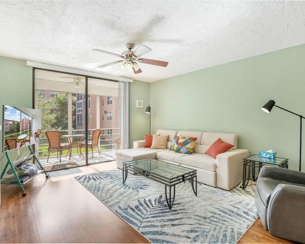 2851 Somerset Drive 205, Lauderdale Lakes, FL 33311