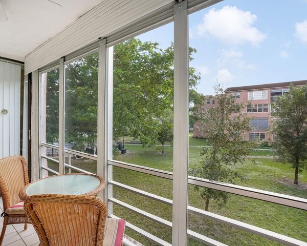 2851 Somerset Drive 205, Lauderdale Lakes, FL 33311