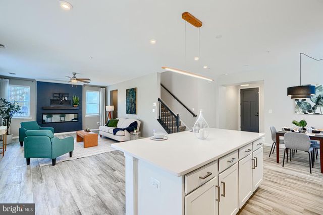 1916 SUE AVE, Essex, MD 21221