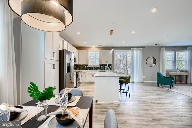 1916 SUE AVE, Essex, MD 21221