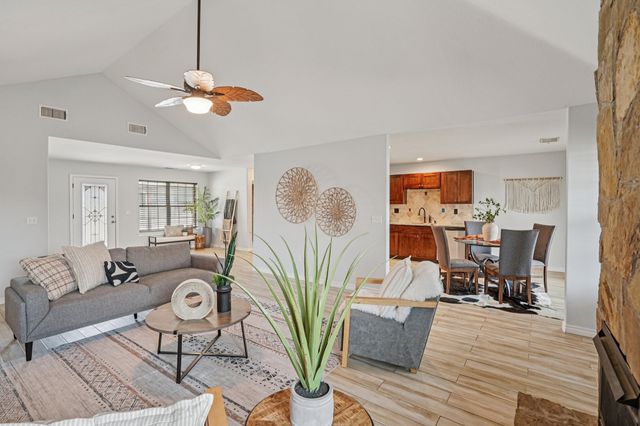 718 County Road 232, Collinsville, TX 76233