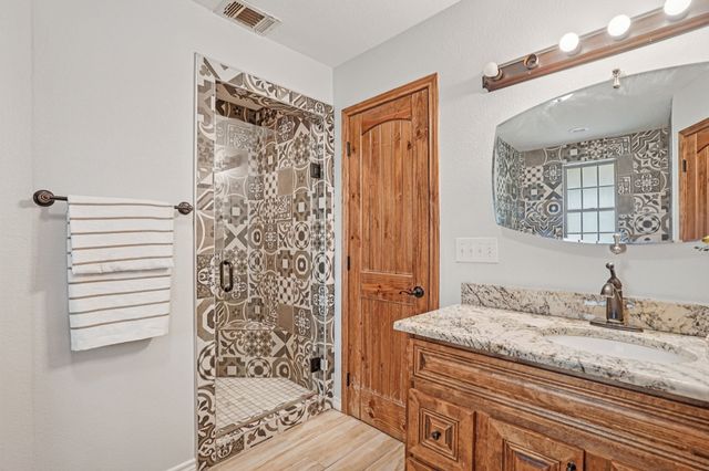 718 County Road 232, Collinsville, TX 76233