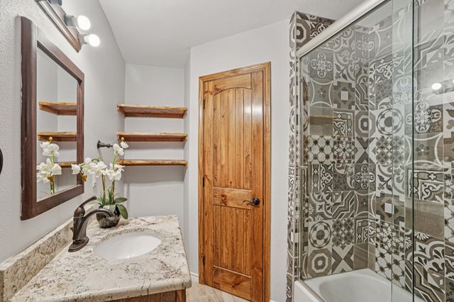 718 County Road 232, Collinsville, TX 76233