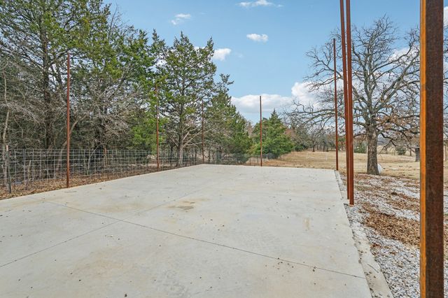 718 County Road 232, Collinsville, TX 76233