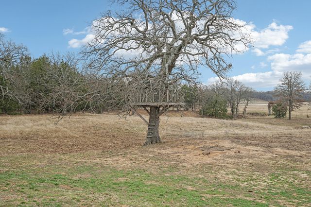 718 County Road 232, Collinsville, TX 76233