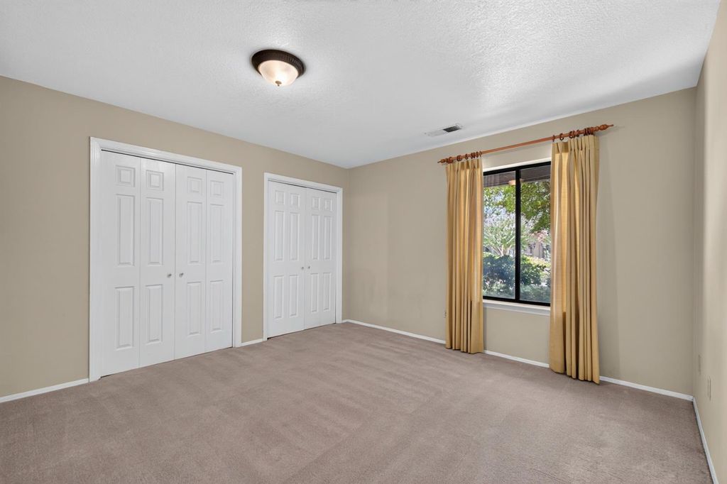 Image 22 of property listing at 708 Chateau Place, Madera, CA 93637