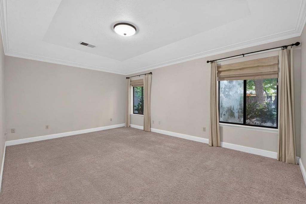 Image 24 of property listing at 708 Chateau Place, Madera, CA 93637