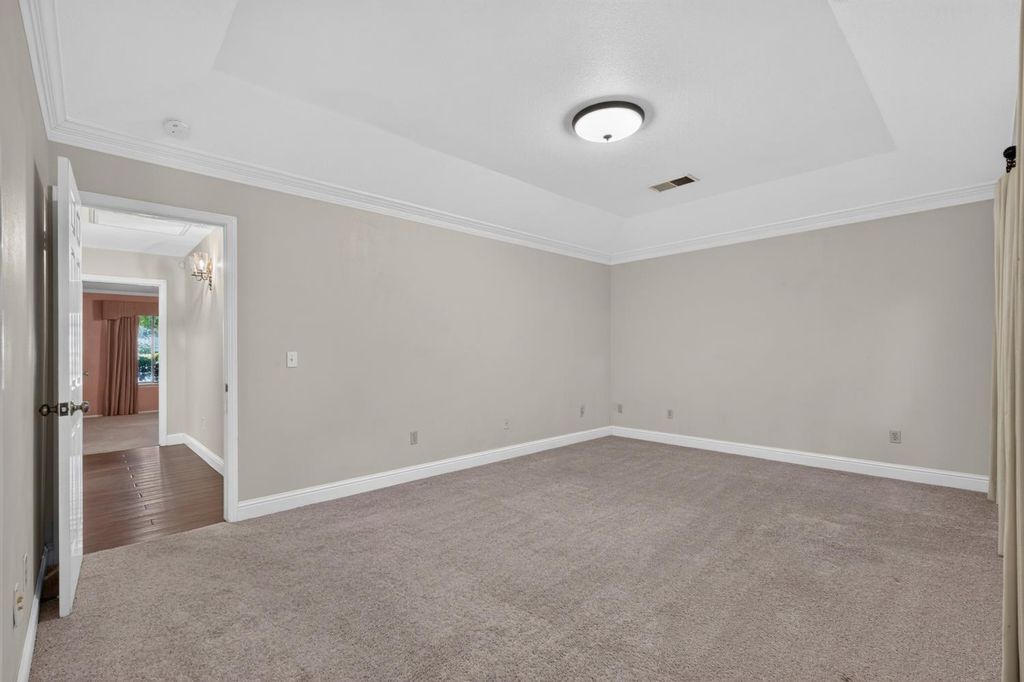 Image 25 of property listing at 708 Chateau Place, Madera, CA 93637