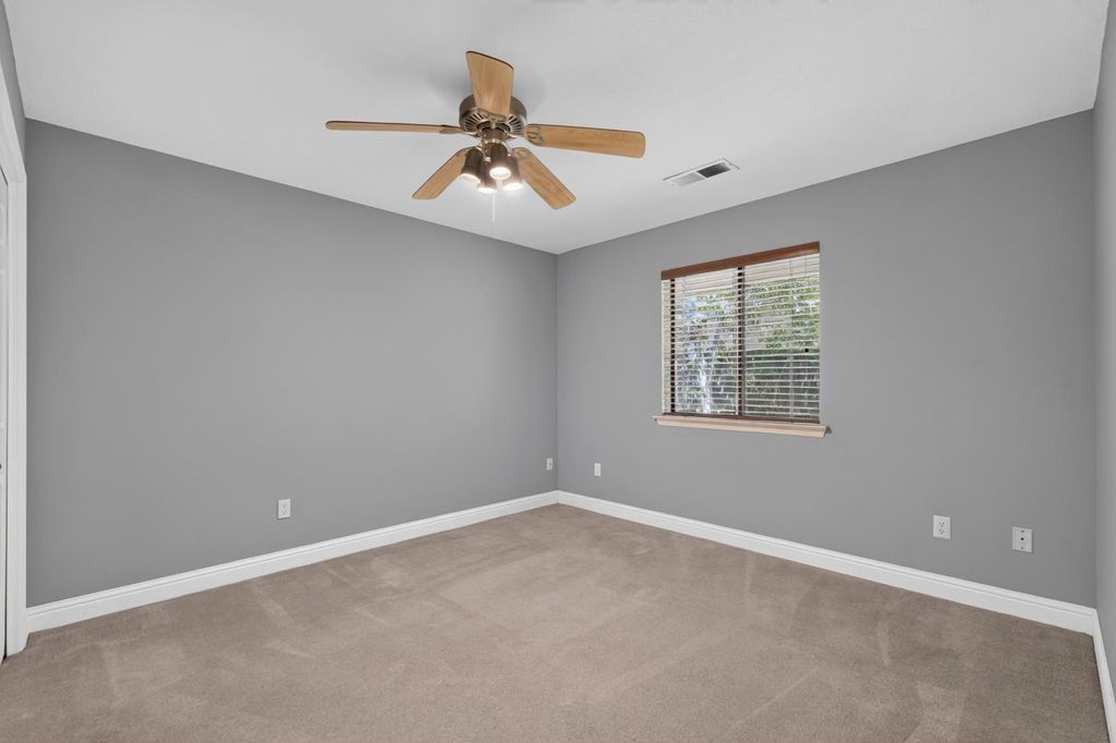 Image 29 of property listing at 708 Chateau Place, Madera, CA 93637