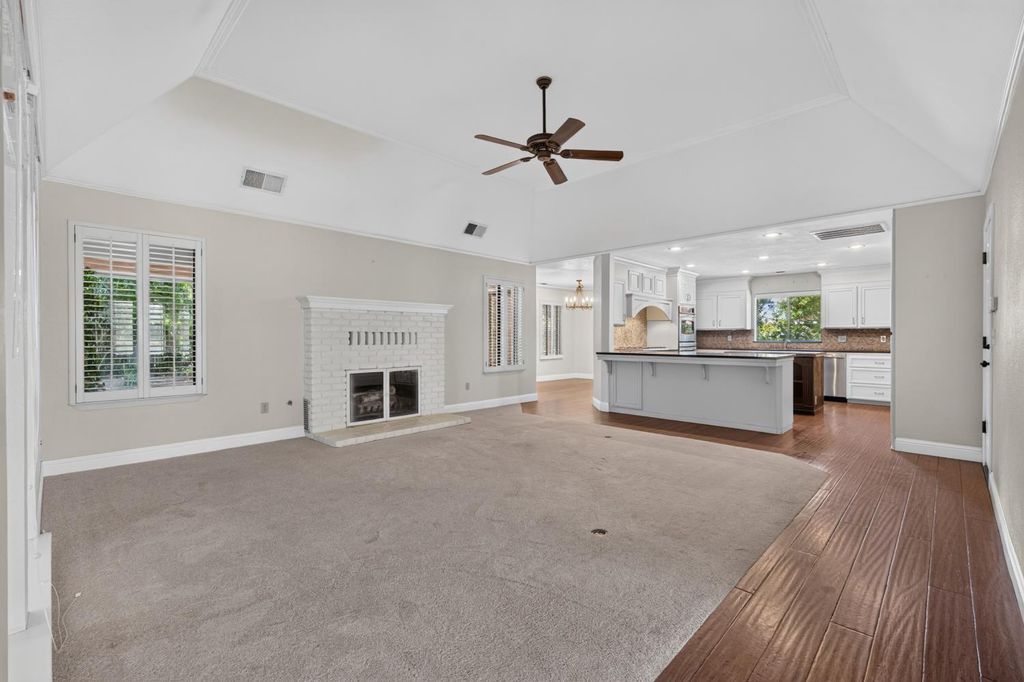 Image 6 of property listing at 708 Chateau Place, Madera, CA 93637