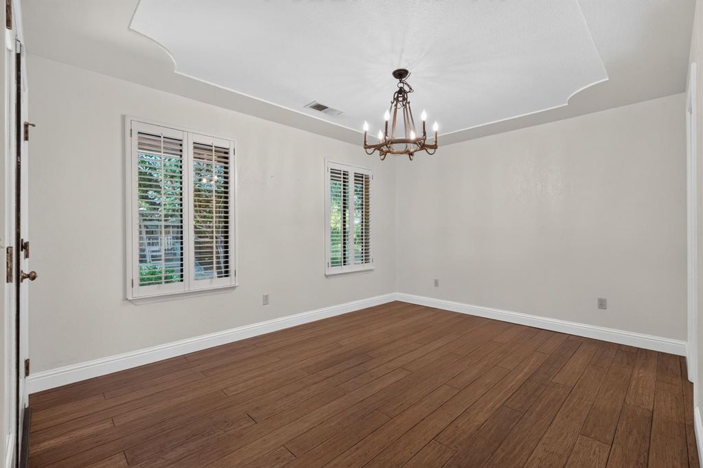 Image 9 of property listing at 708 Chateau Place, Madera, CA 93637