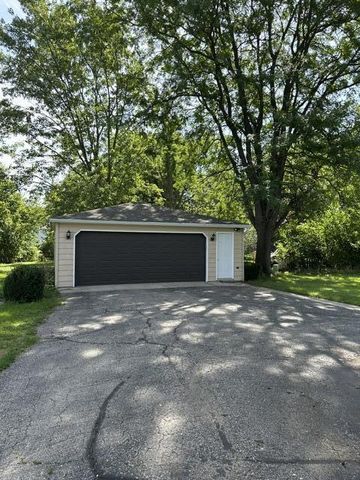 1962 Beulah AVENUE, East Troy, WI 53120
