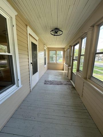 1962 Beulah AVENUE, East Troy, WI 53120