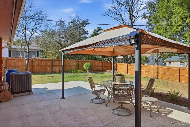 214 S Monroe Street, Beverly Hills, FL 34465