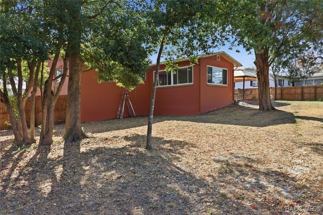 214 S Monroe Street, Beverly Hills, FL 34465