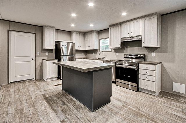2140 Poole Town Road, Asheboro, NC 27205