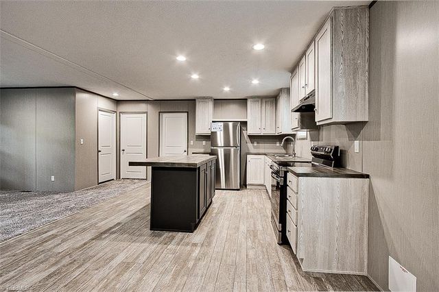 2140 Poole Town Road, Asheboro, NC 27205