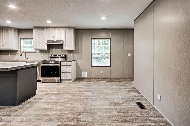 2140 Poole Town Road, Asheboro, NC 27205
