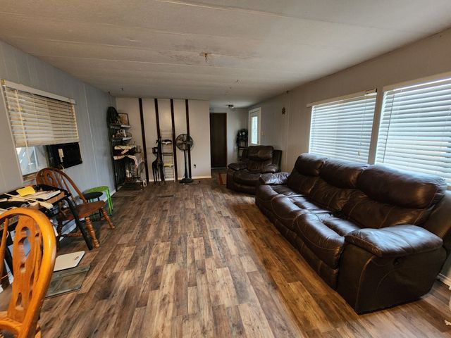 505 County Road 1442, Yantis, TX 75497