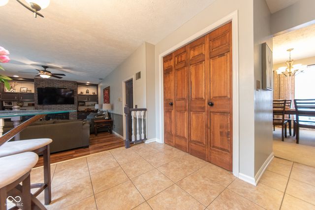 3635 River Road, Columbus, IN 47203