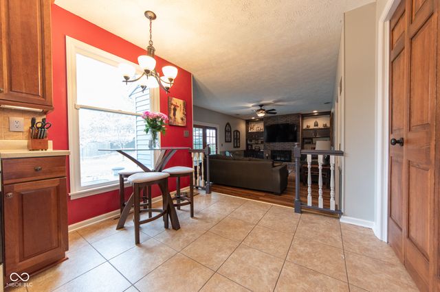 3635 River Road, Columbus, IN 47203