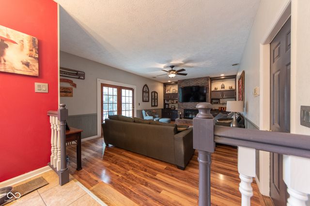 3635 River Road, Columbus, IN 47203