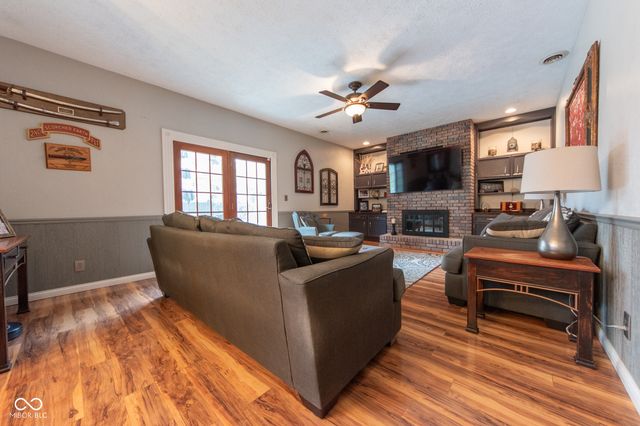 3635 River Road, Columbus, IN 47203